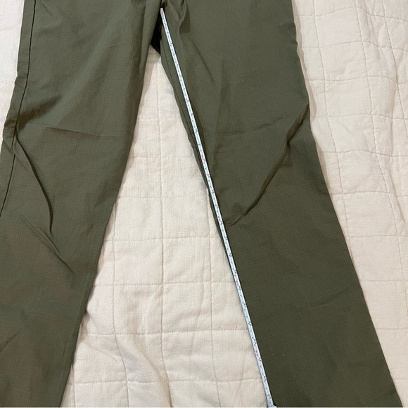 Herschel Supply Co Women’s Pants Olive - Picture 9 of 11